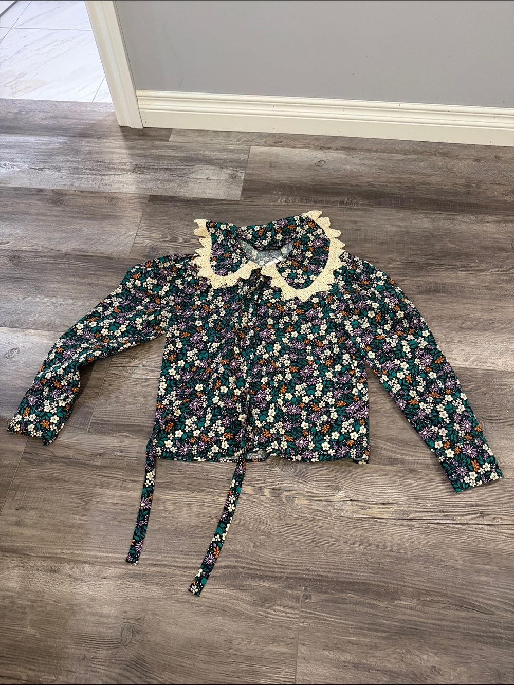 Zara Girls Floral Tie-Front Blouse with Contrast Lace Collar - Green Multi